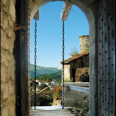 Retrouver l'émission d'inauguration du Centenaire du Chateau fort Musée Pyrénéen de Lourdes