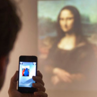 écran devant Mona Lisa
