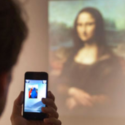 un smartphone et monalisa