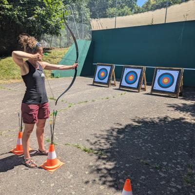 Hélène en position de tir