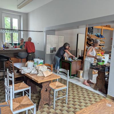 côté bistrot, côté épicerie