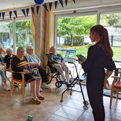 chanteuse et public ramondias