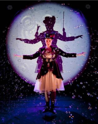 spectacle "La dompteuse de bulles"