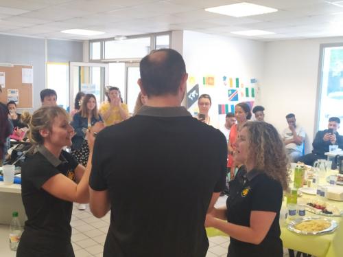 Un petit déjeuner animé au CADA de Lourdes !