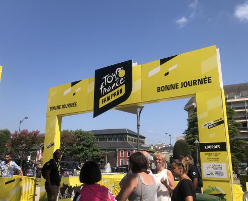 Entrée de la Fan Park du Tour de France à Lourdes