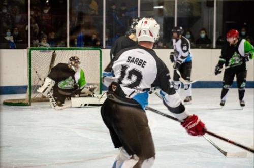 match de hockey des bouquetins