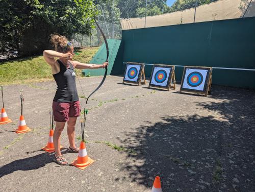 Hélène en position de tir