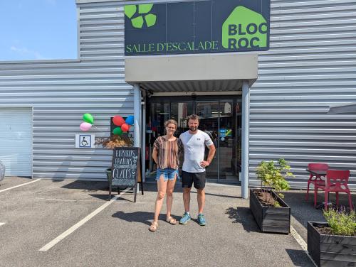 Caroline et Mathieu devant Bloc Roc 