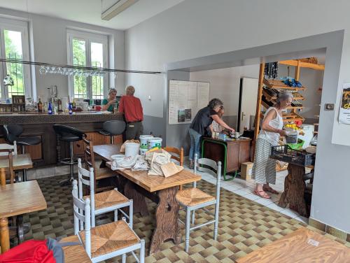côté bistrot, côté épicerie